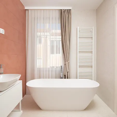 Isla For 10 People With Private Pool & Sauna Only 10 Meters From The Sea 别墅 *