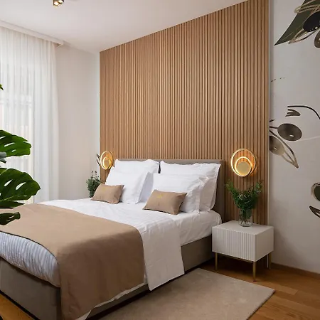 Isla For 10 People With Private Pool & Sauna Only 10 Meters From The Sea Medulin