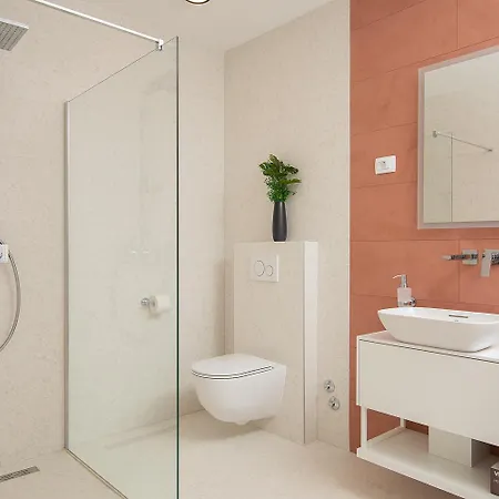 Villa Isla For 10 People With Private Pool & Sauna Only 10 Meters From The Sea *