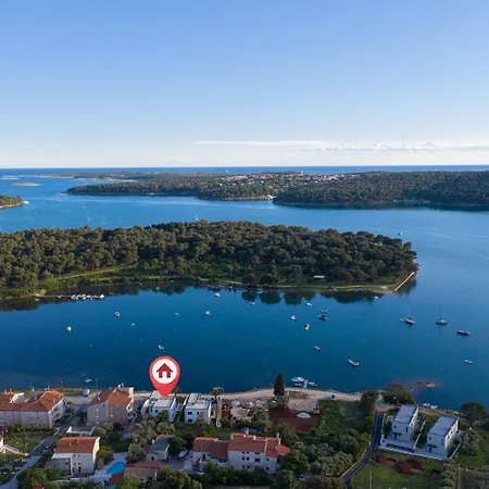 Isla For 10 People With Private Pool & Sauna Only 10 Meters From The Sea Villa