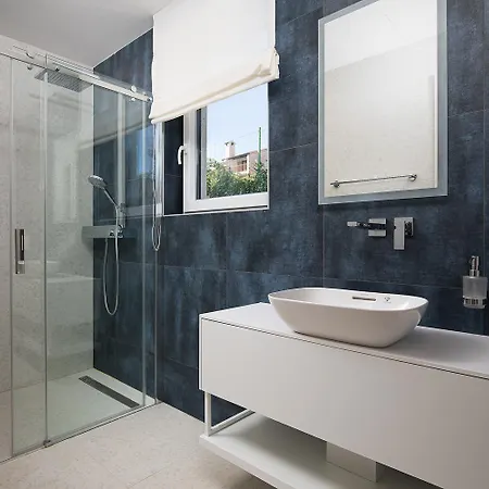 Willa Isla For 10 People With Private Pool & Sauna Only 10 Meters From The Sea *