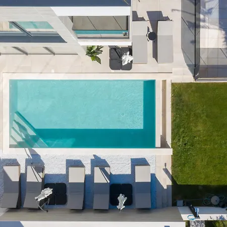 Villa Isla For 10 People With Private Pool & Sauna Only 10 Meters From The Sea